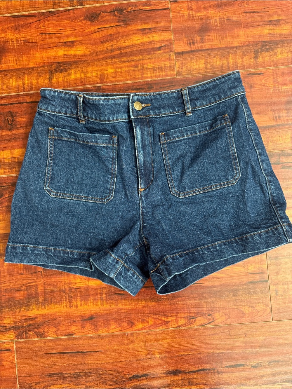 LOFT Dark Blue Denim High-Rise Patch Pocket Shorts - Size 28 or Size 6